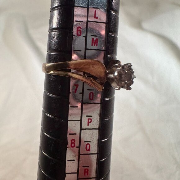 Vintage Gold-Toned Solitaire Diamond Ring W/ Elegant Band 10KT 1.64 GR SZ 7 3/4 - Picture 10 of 10